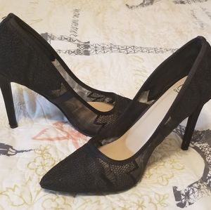 SOLD Beautiful lace pumps! 👡 Like NEW!